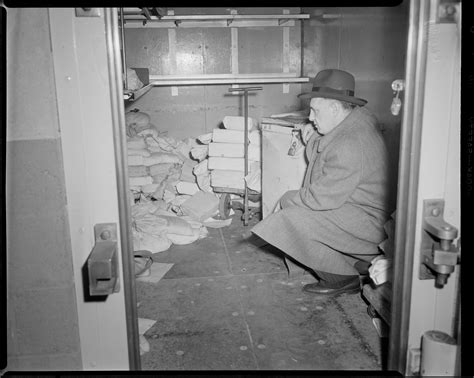 On the night of January 17, 1952—exactly two years after the crime occurred—the FBI’s <b>Boston</b> Office received an anonymous telephone call from an individual who claimed he was sending a letter. . Boston bank robbery history